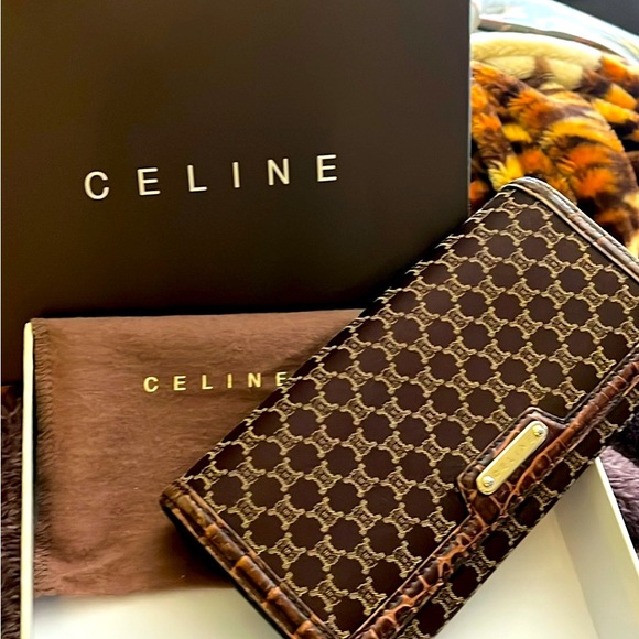 Celine long wallet with dust bag and box - Picture 1 of 6